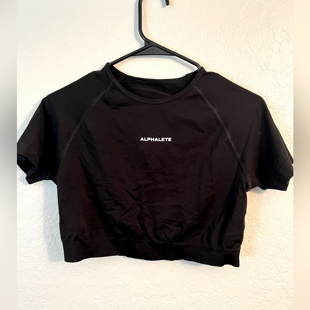 Alphalete black crop